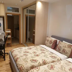  Apartamento Luxury 1min Walk From Underground, With Free Parking Free Wifi